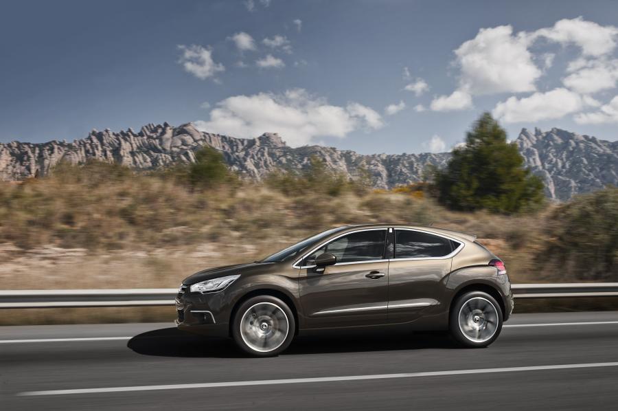  Citroen DS4 2010 года  (фото 50 из 143)